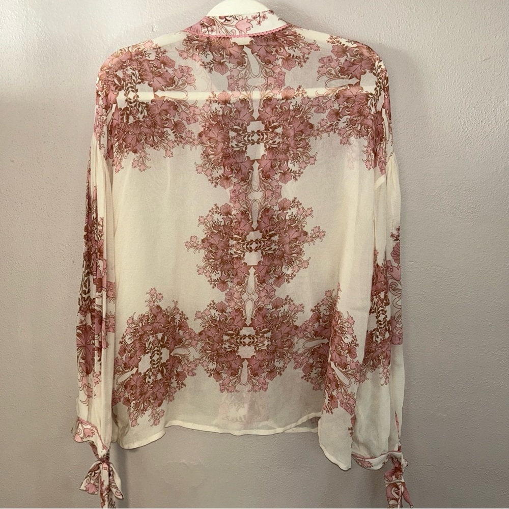 Chic Floral sheer balloon tie sleeves Soft Pink blouse - Picture 3 of 4